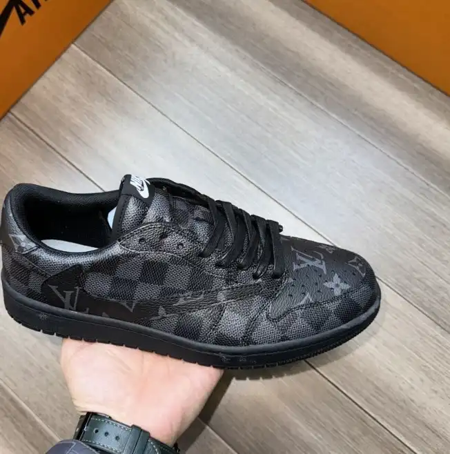 hype Louis Vuitton Sneakers