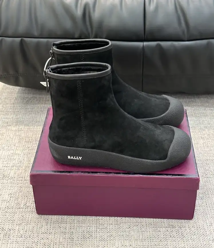 hype Burberry Boots