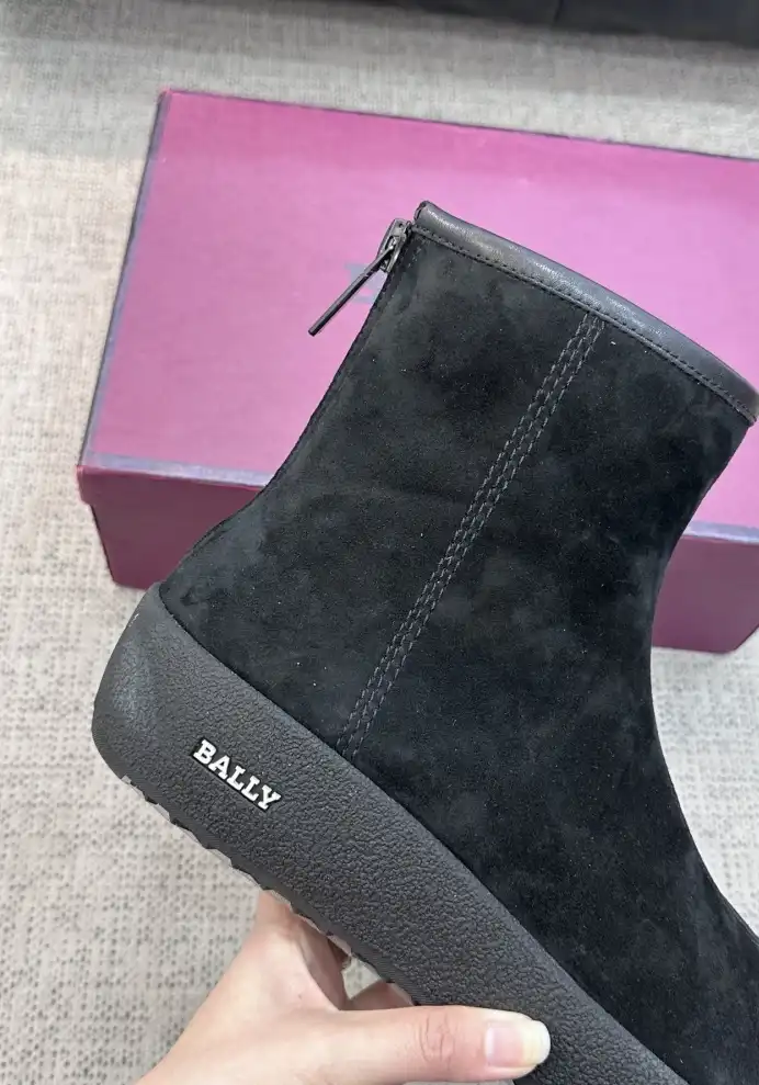 hype Burberry Boots