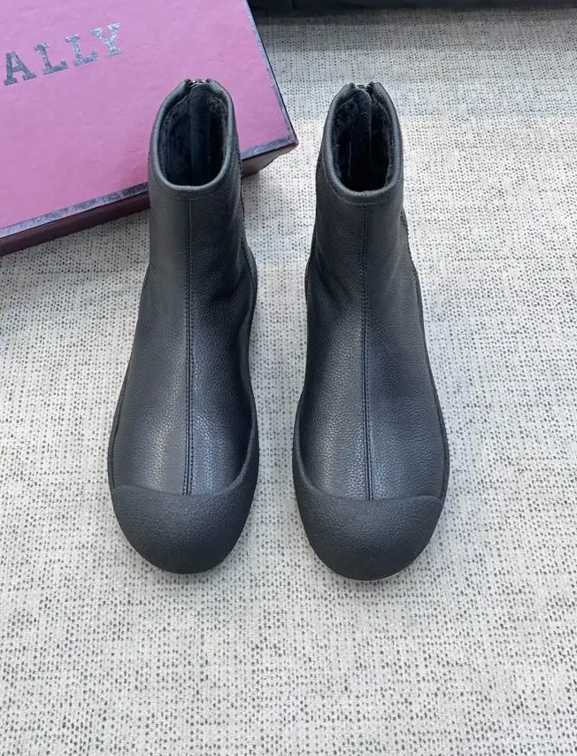 hype Burberry Boots