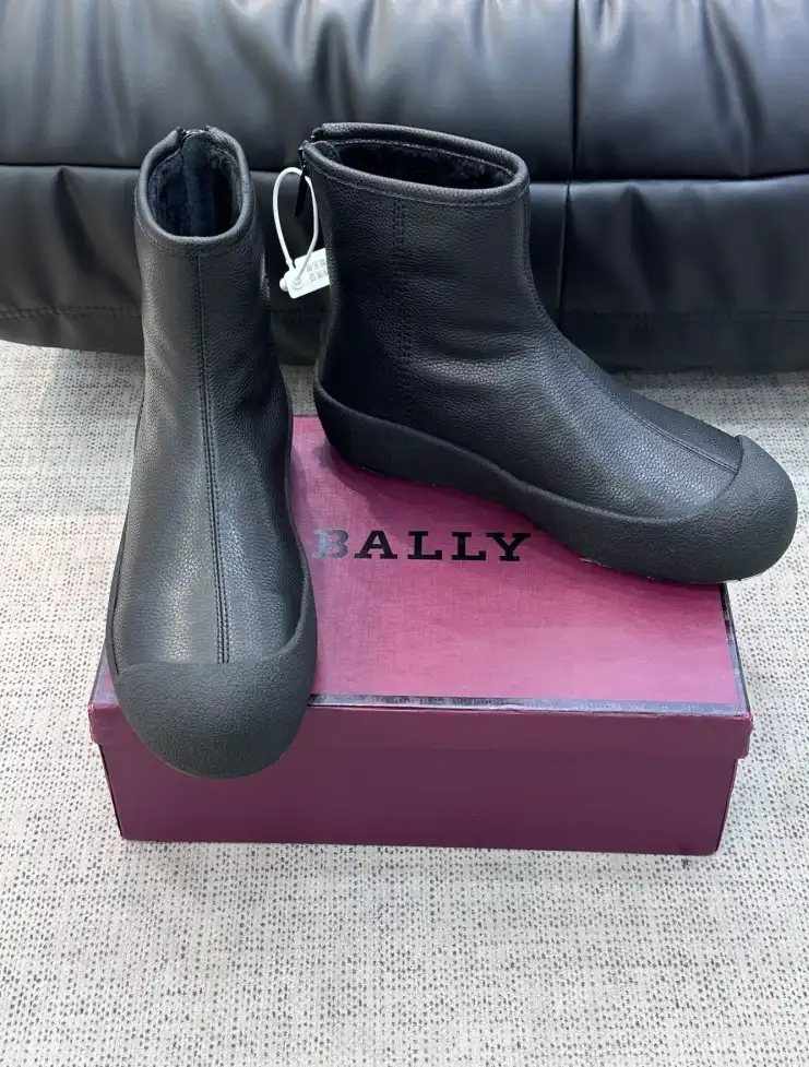 hype Burberry Boots