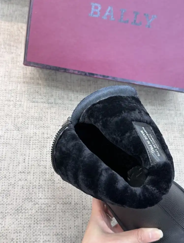 hype Burberry Boots