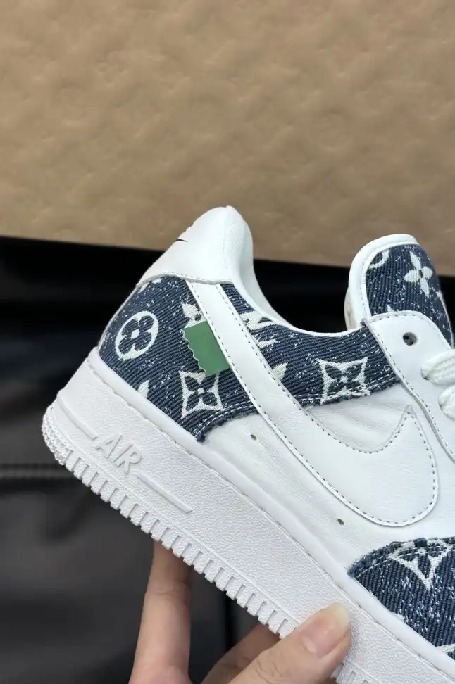 hype Louis Vuitton Sneakers