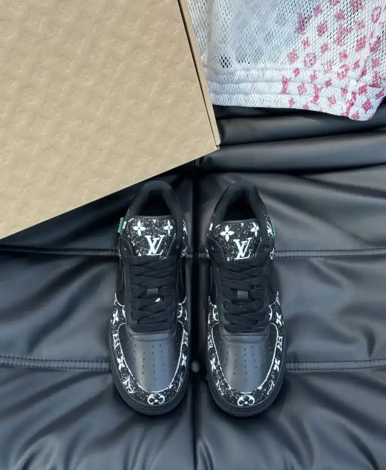 hype Louis Vuitton Sneakers