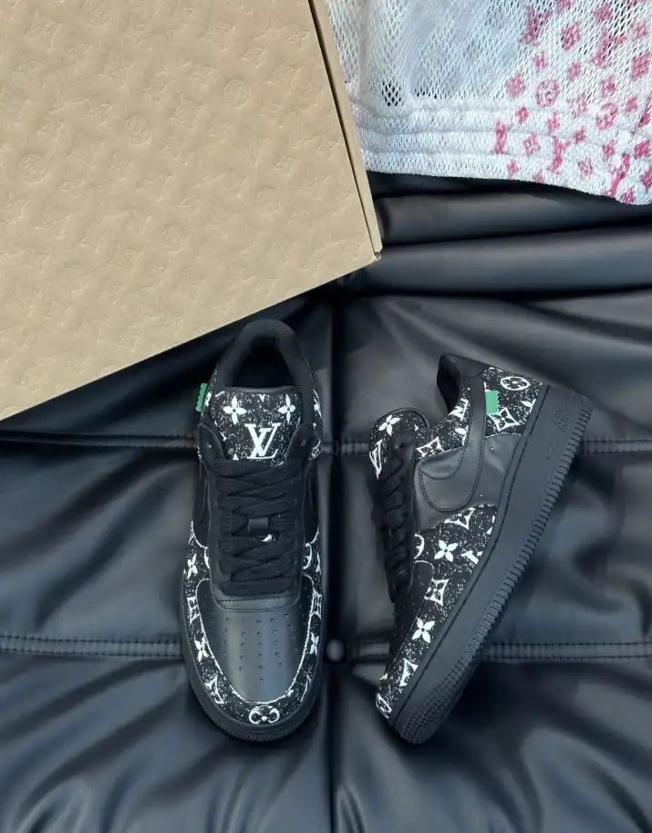 hype Louis Vuitton Sneakers