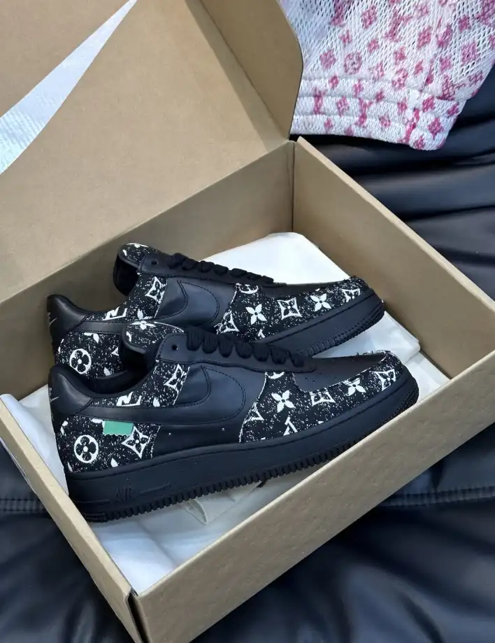 hype Louis Vuitton Sneakers