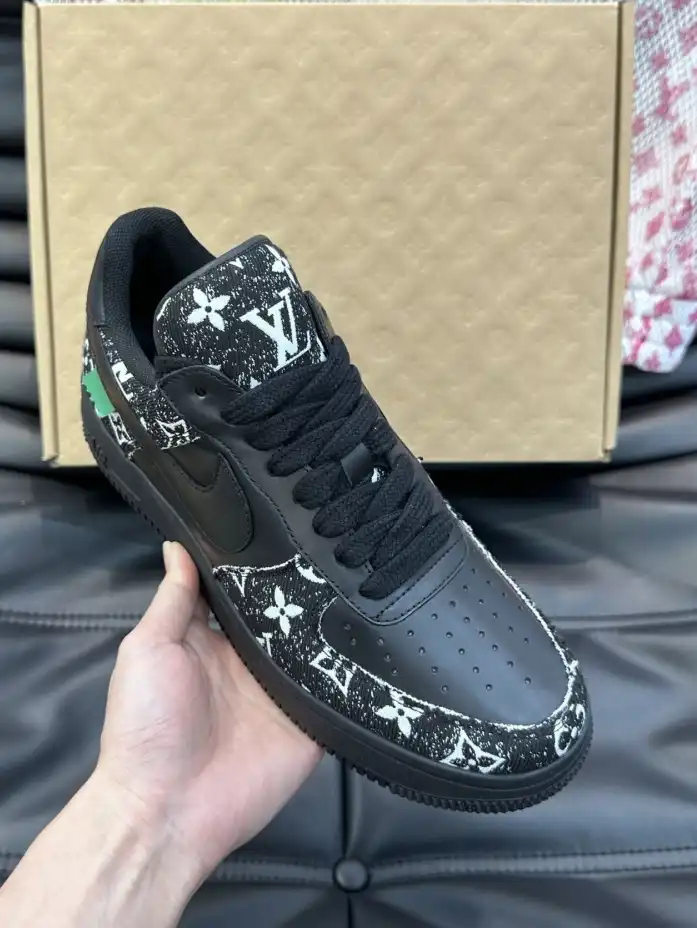 hype Louis Vuitton Sneakers