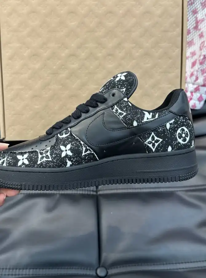 hype Louis Vuitton Sneakers