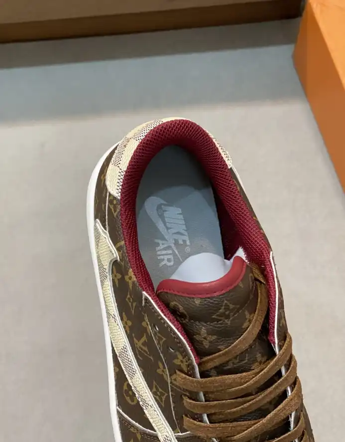 hype Louis Vuitton Sneakers