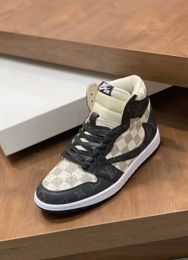 hype Louis Vuitton Sneakers