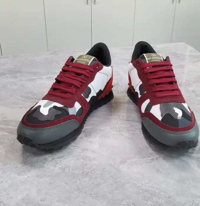 hype Valentino Sneakers