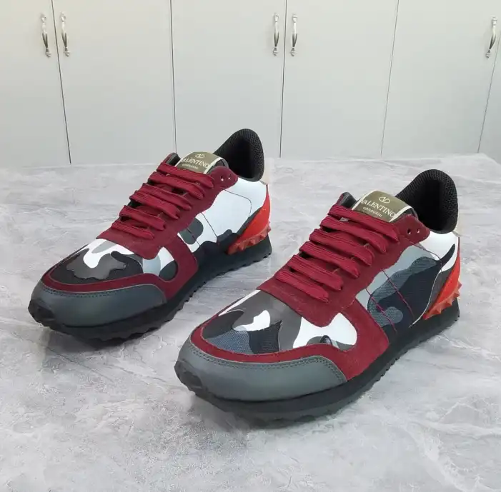 hype Valentino Sneakers