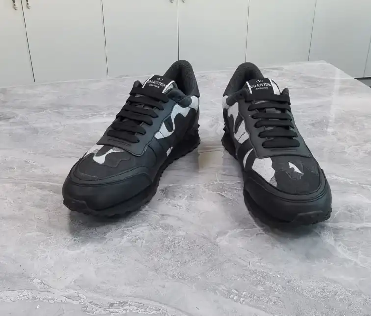 hype Valentino Sneakers