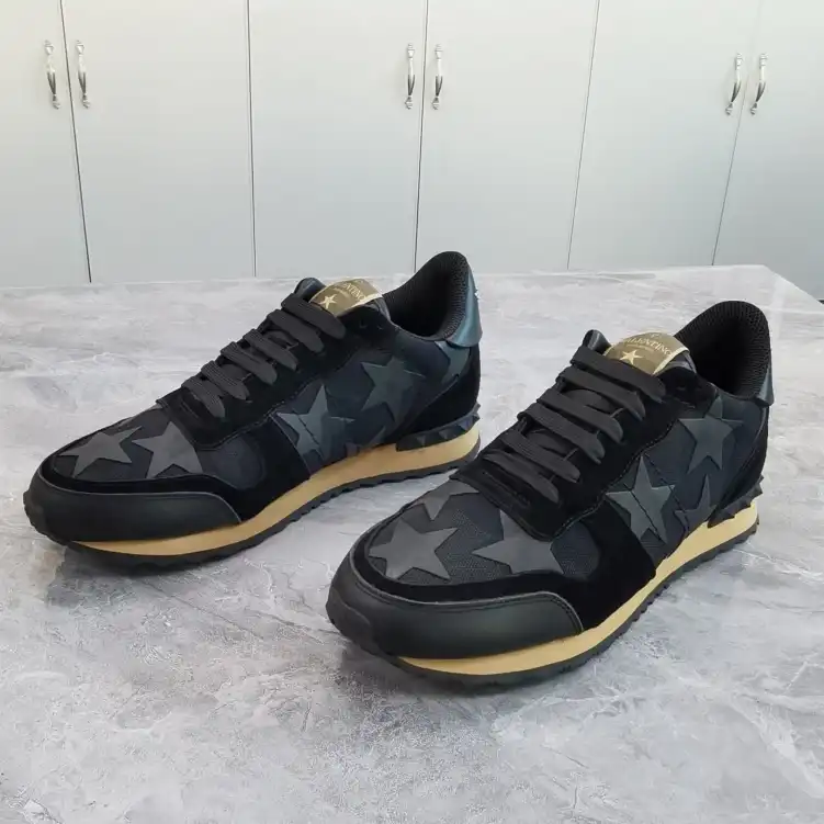 hype Valentino Sneakers