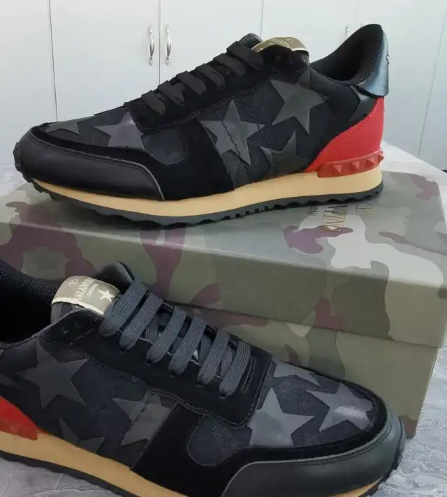 hype Valentino Sneakers