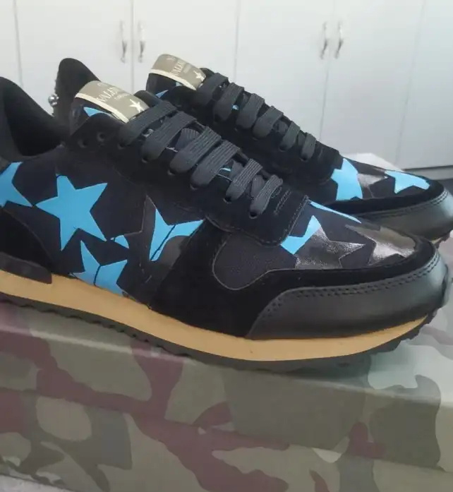 hype Valentino Sneakers