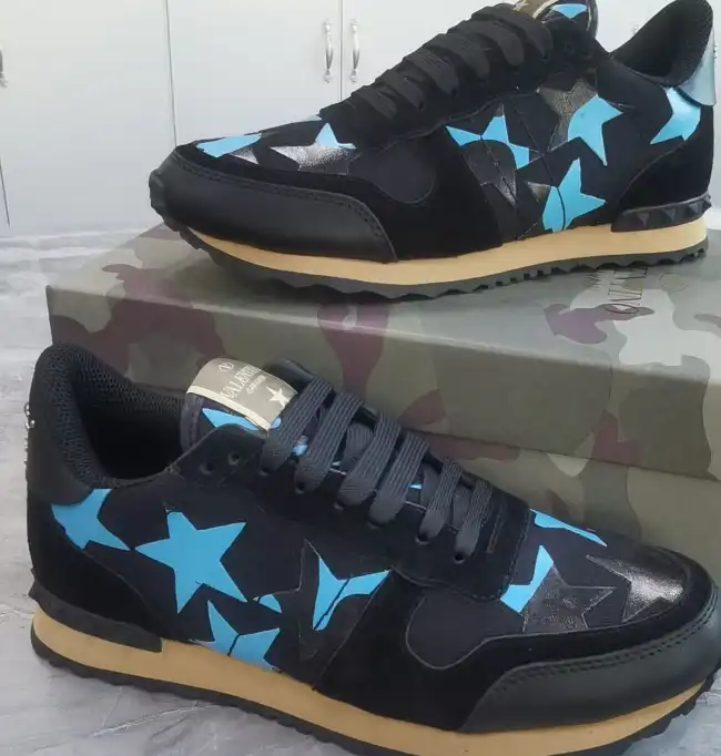 hype Valentino Sneakers