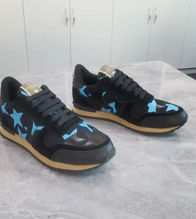 hype Valentino Sneakers