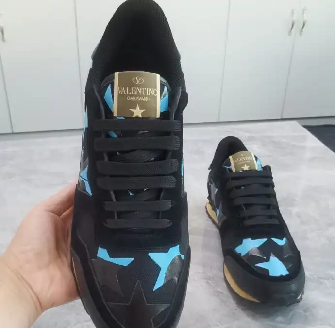 hype Valentino Sneakers