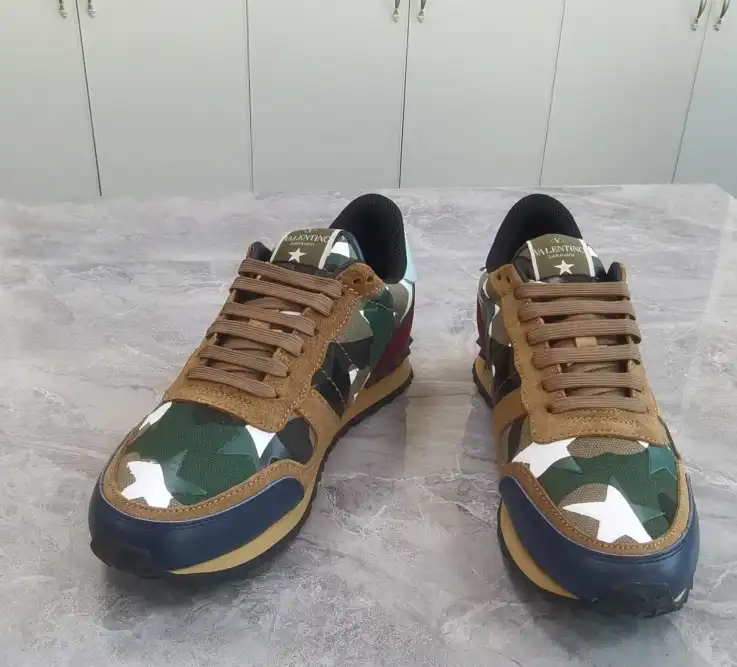 hype Valentino Sneakers