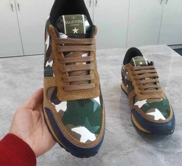 hype Valentino Sneakers