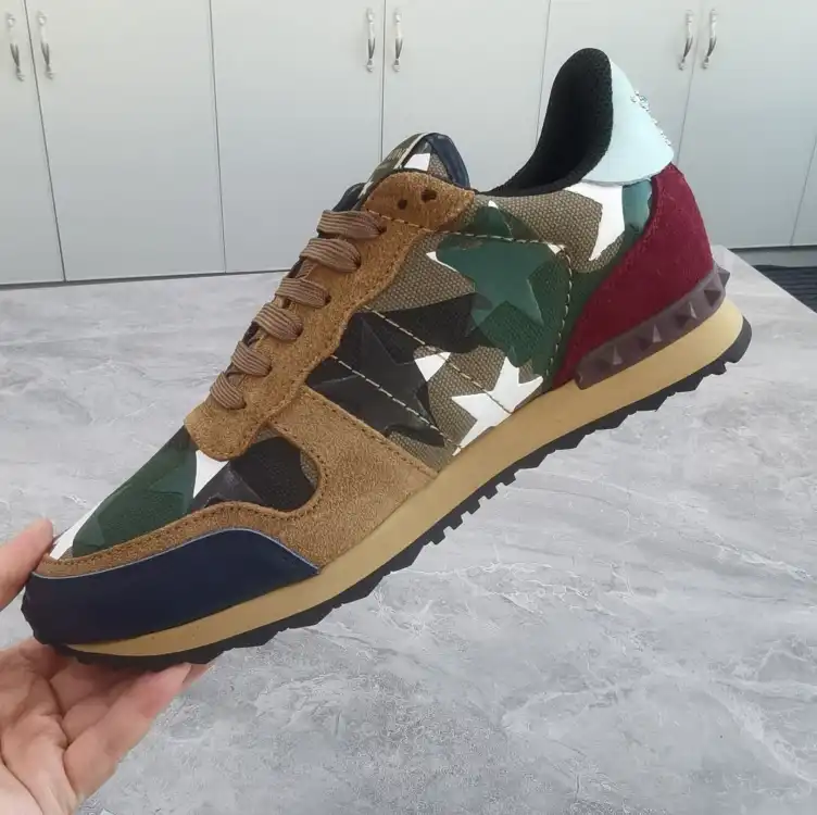 hype Valentino Sneakers