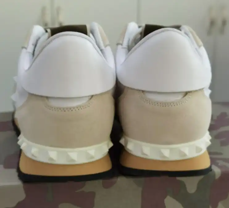 hype Valentino Sneakers