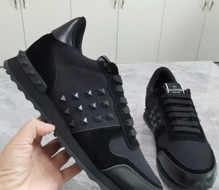 hype Valentino Sneakers