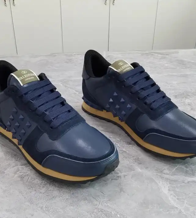 hype Valentino Sneakers