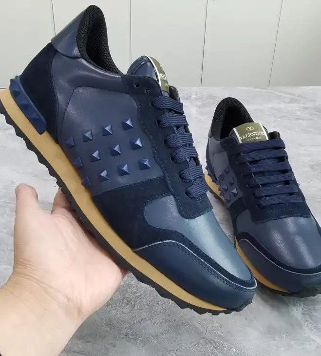 hype Valentino Sneakers