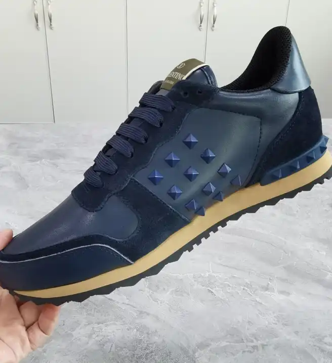 hype Valentino Sneakers