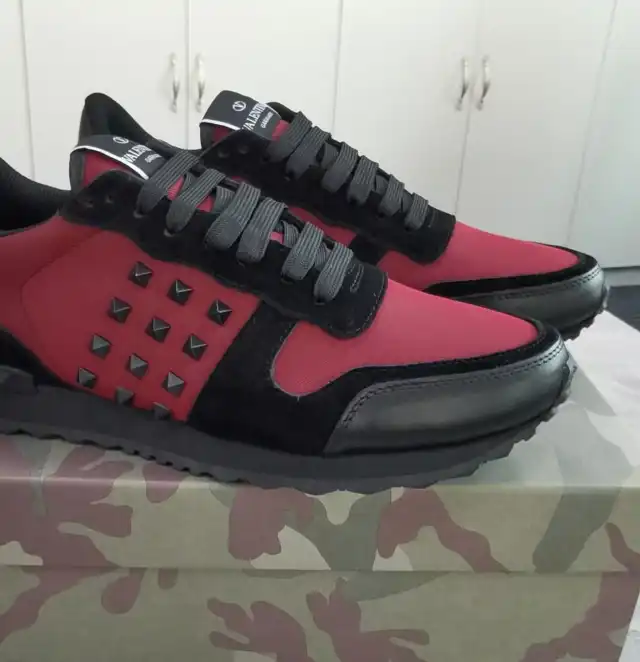 hype Valentino Sneakers