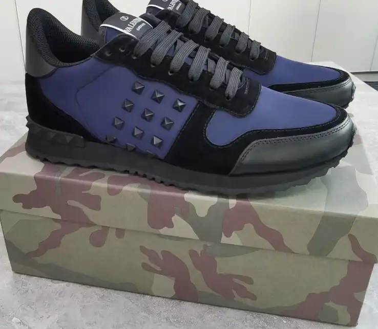 hype Valentino Sneakers