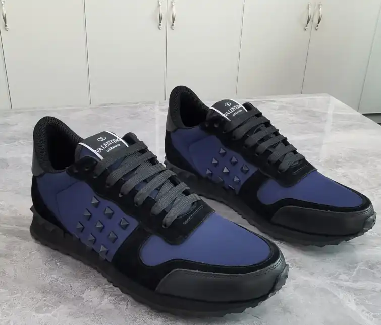 hype Valentino Sneakers