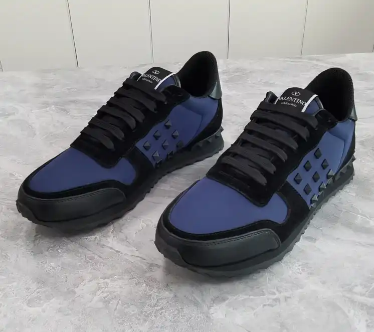 hype Valentino Sneakers