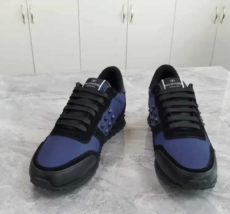 hype Valentino Sneakers