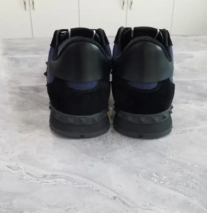 hype Valentino Sneakers