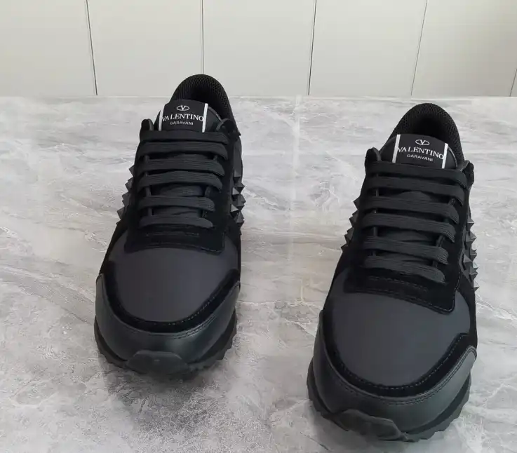 hype Valentino Sneakers