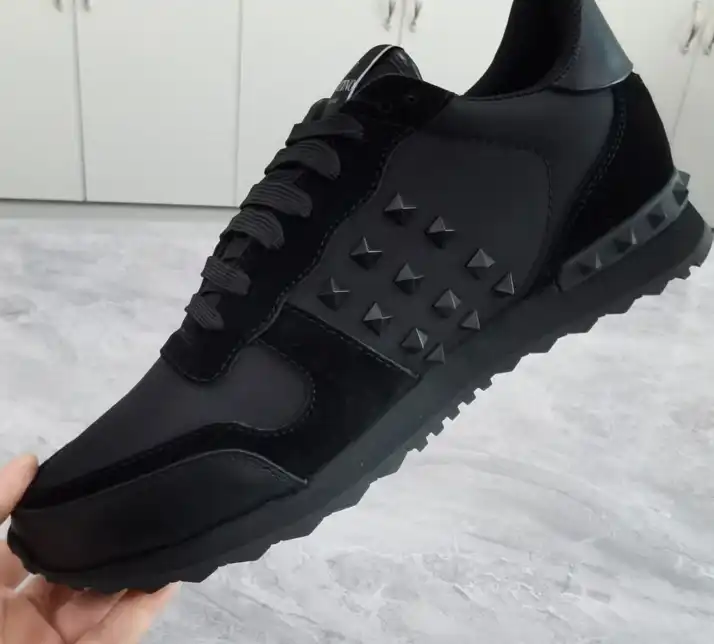 hype Valentino Sneakers