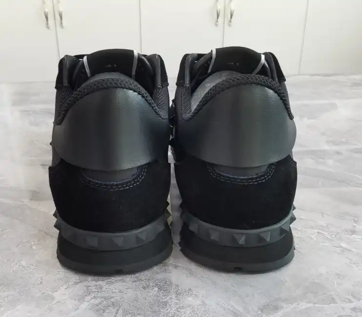 hype Valentino Sneakers