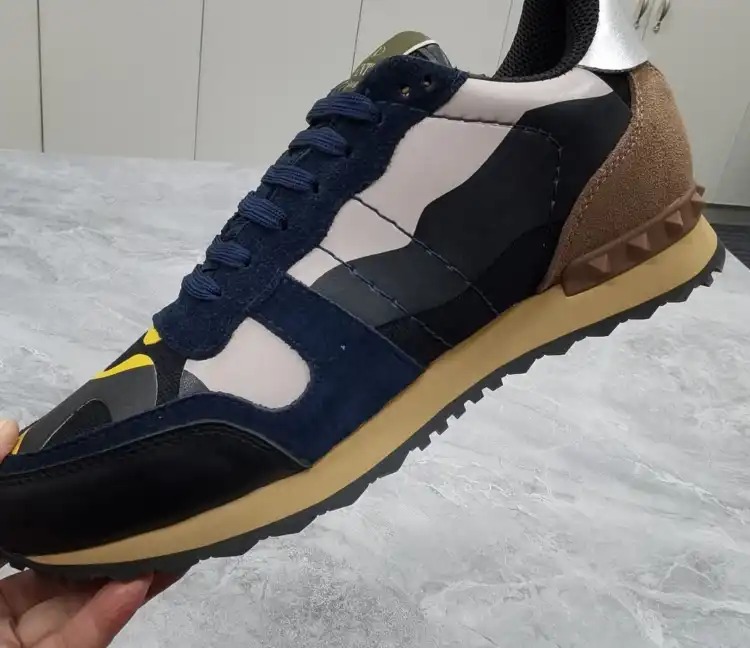 hype Valentino Sneakers