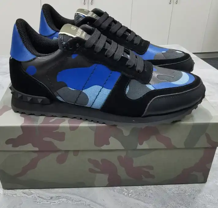 hype Valentino Sneakers