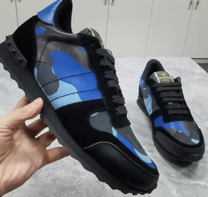 hype Valentino Sneakers