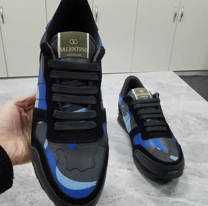 hype Valentino Sneakers