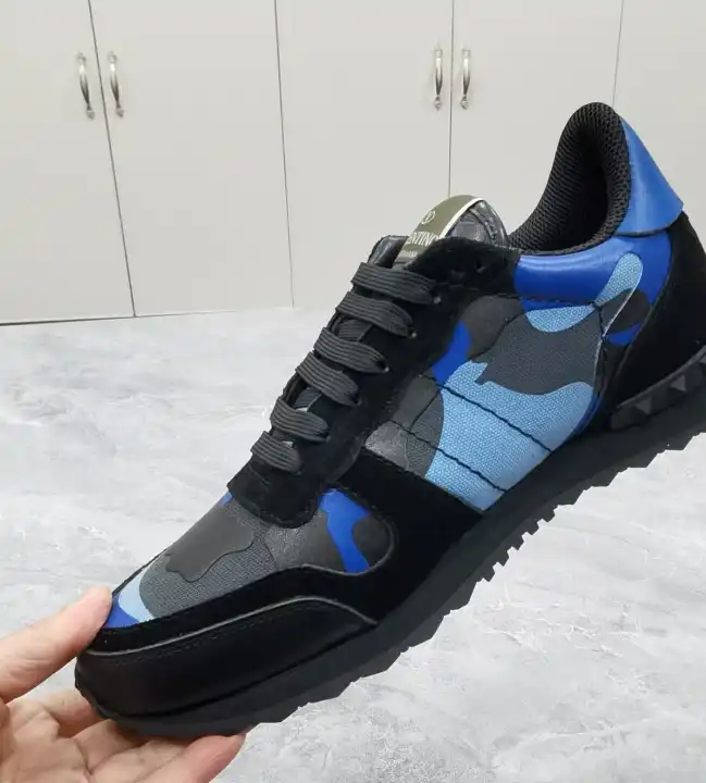 hype Valentino Sneakers