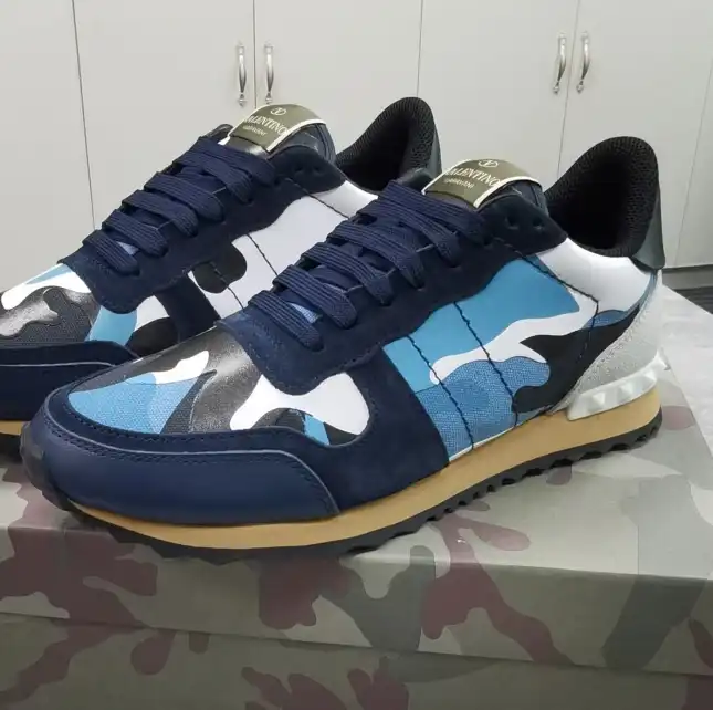 hype Valentino Sneakers