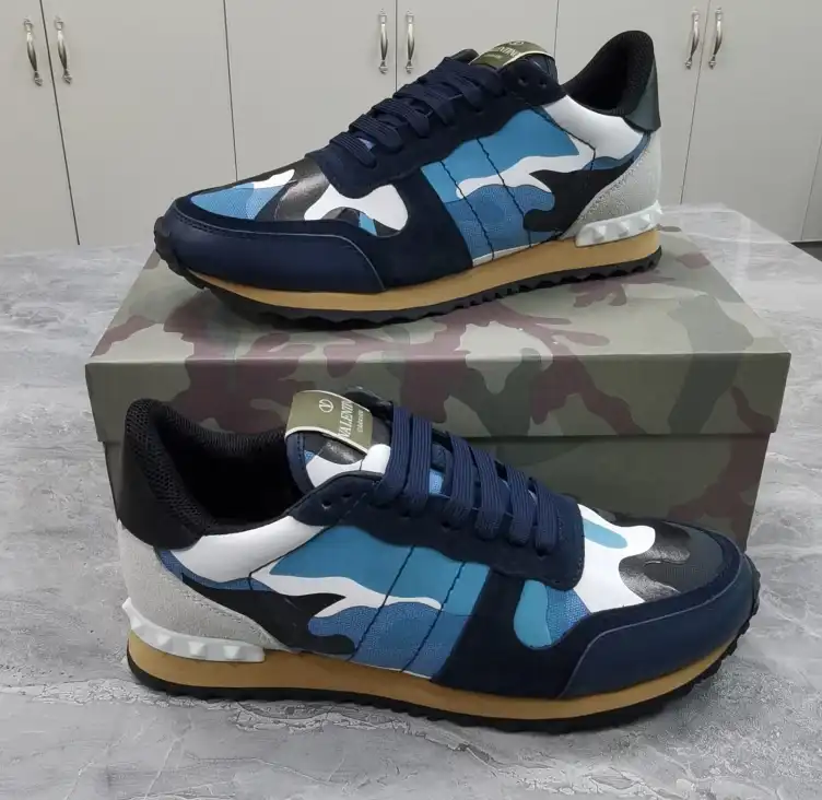 hype Valentino Sneakers