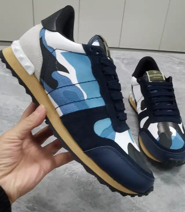 hype Valentino Sneakers