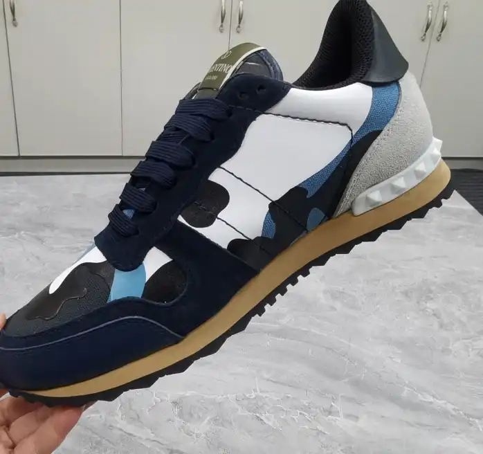 hype Valentino Sneakers