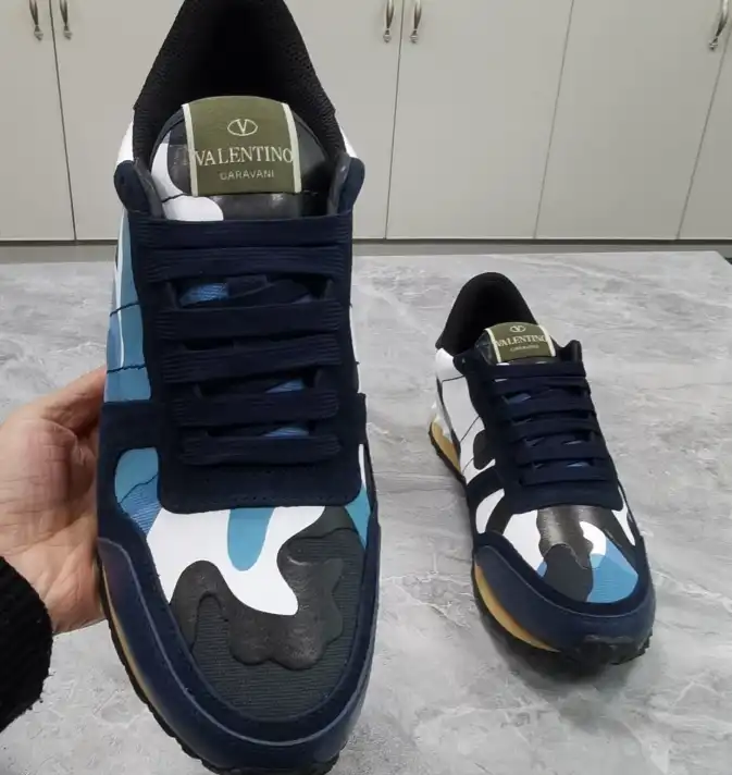 hype Valentino Sneakers